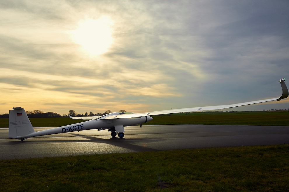 Проект «Альбатрос». Вокруг света на энергии Солнца. Кругосветный полет на самолете, оборудованном солнечными модулями»